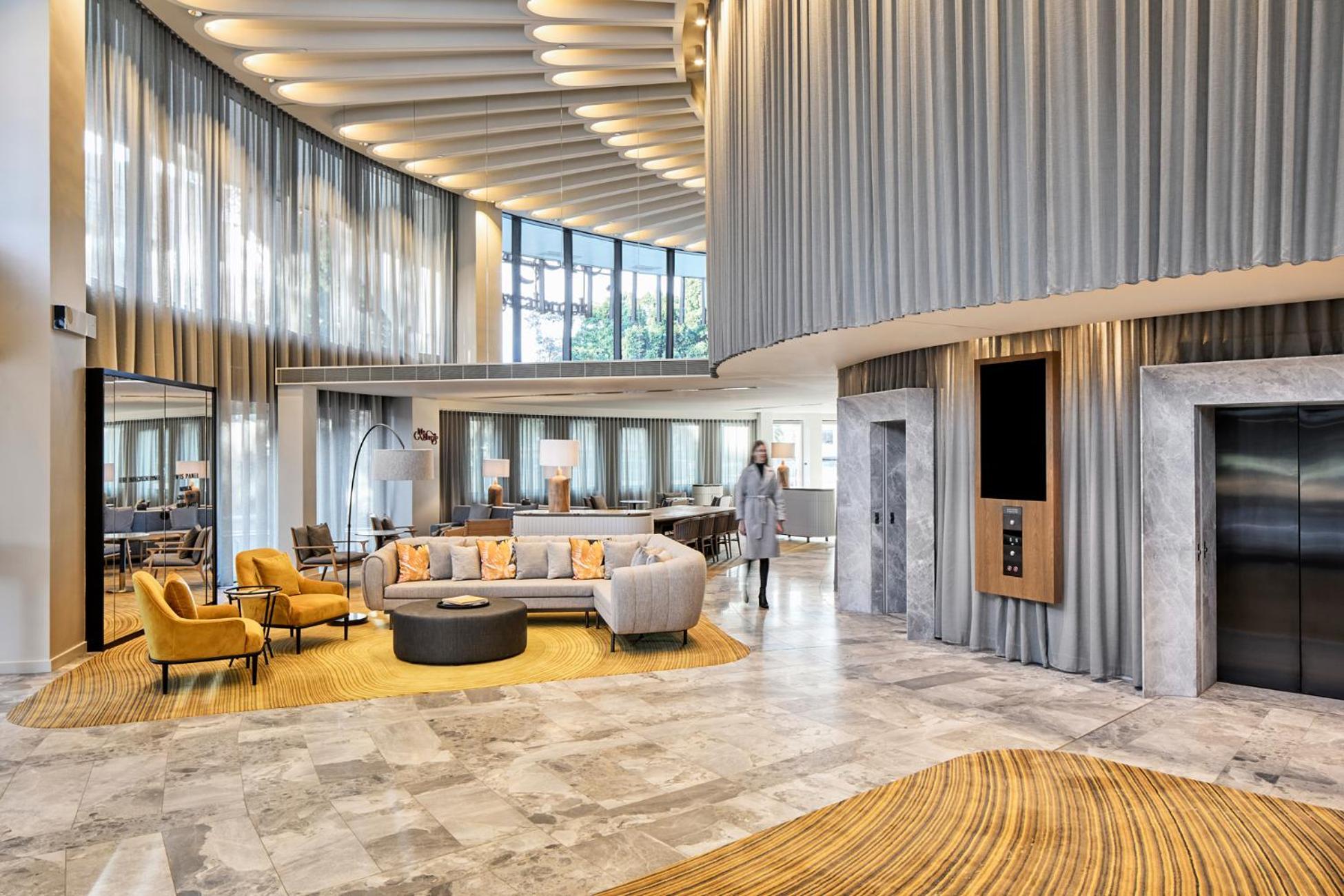 Hotel Crystalbrook Kingsley Newcastle Exterior foto The lobby of the hotel
